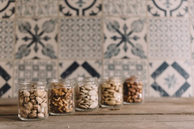 Jak zorganizować przyprawy w kuchni, aby zaoszczędzić miejsce i czas?