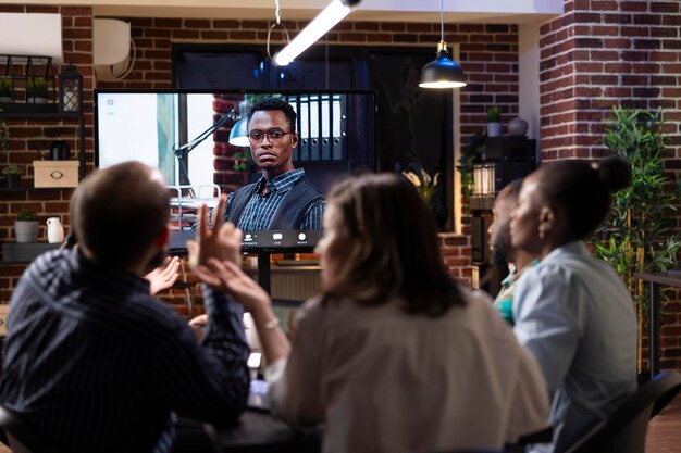 Jak zorganizować niezapomnianą konferencję z nowoczesnym zapleczem technicznym?